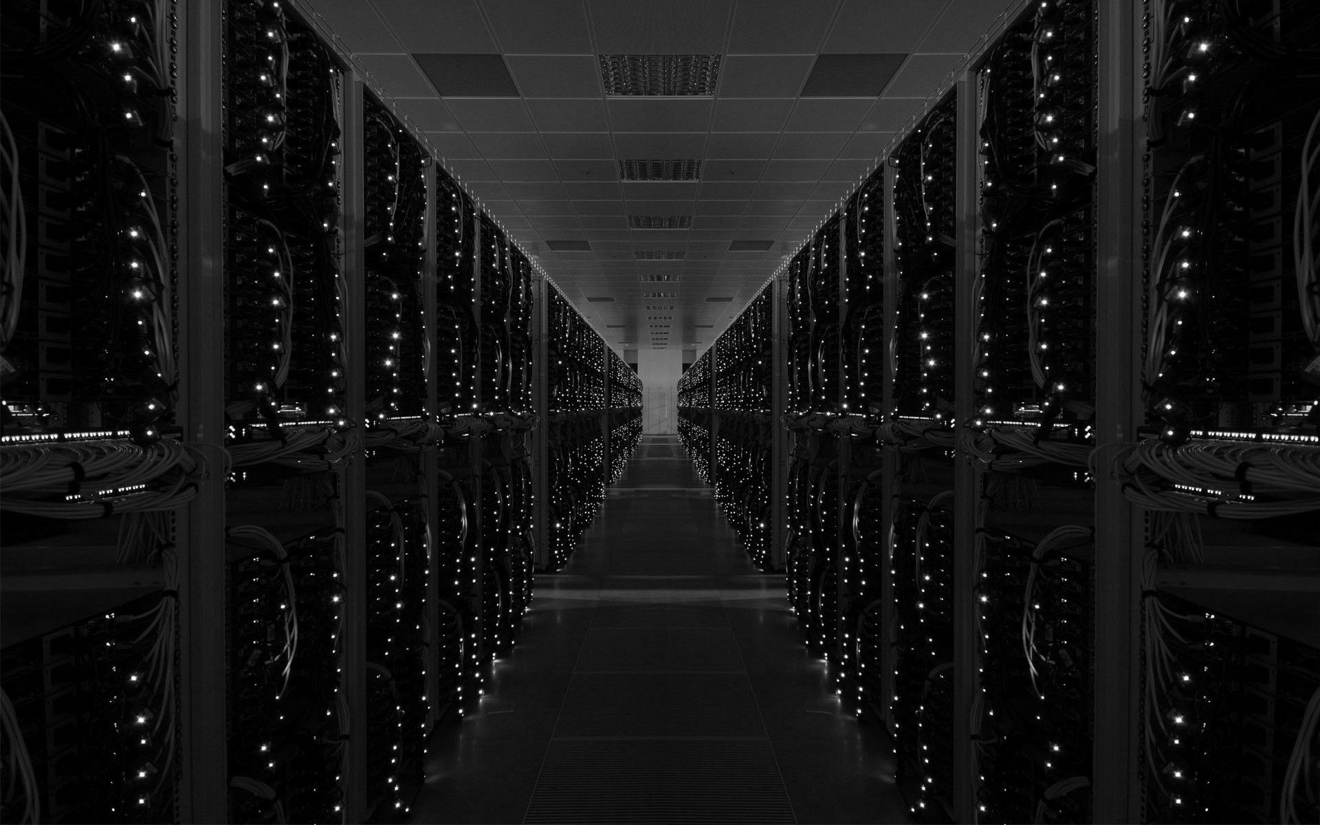 Rechenzentrum: Serverracks, eigene Infrastruktur